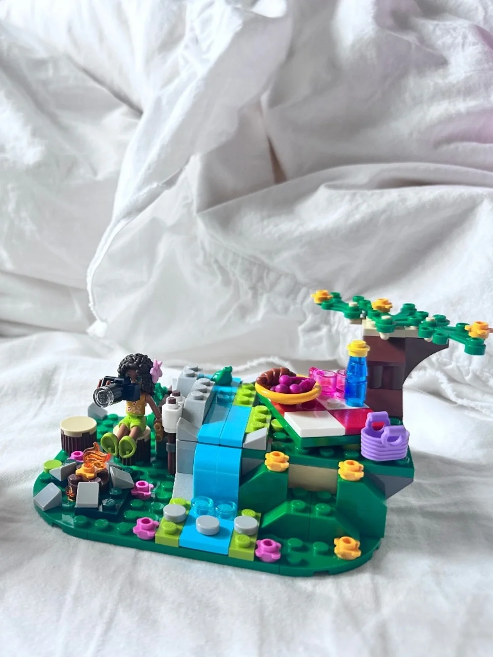 LEGO Friends 41097 Heartlake Hot Air Balloon Building Block Set w/ Instructions